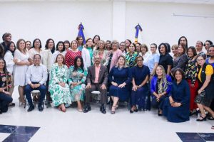 Pastoral de la Mujer lleva a cabo conferencia enfocada en retos y desafíos de la sociedad actual