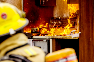 Incendio deja un niño muerto y tres heridos en Villa Altagracia