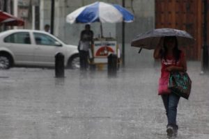 Pronóstico de hoy: Aguaceros, tormentas eléctricas y ráfagas de viento según el INDOMET