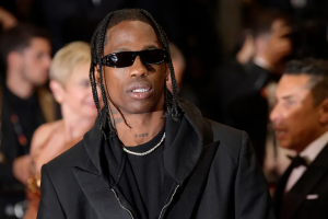 Travis Scott pide al juez desestimar caso de allanamiento