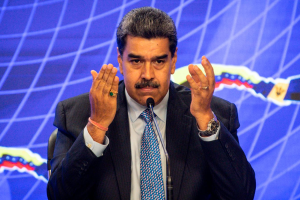 Maduro pide a venezolanos eliminar aplicación de WhatsApp