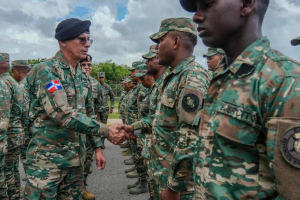 Comandante General del Ejército recorre instalaciones y evalúa posibles mejoras