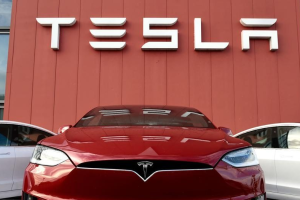 EEUU investiga sistema de conducción autónoma de Tesla tras muerte de un peatón con baja visibilidad