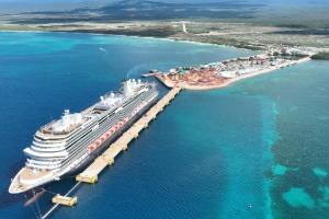 Port Cabo Rojo da la bienvenida al MS Rotterdam e inicia histórica temporada de cruceros en Pedernales